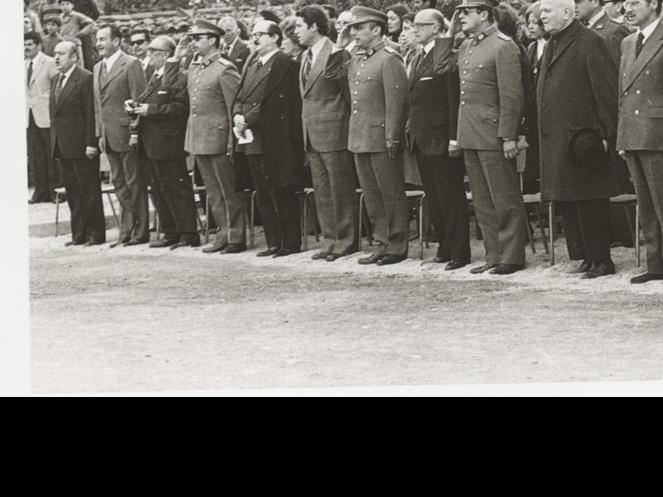 Autoridades presentes en la ceremonia de Inauguración del Museo el 29 de octubre de 1976.