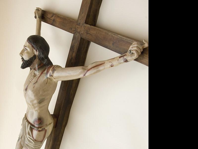 Cristo agónico en la cruz