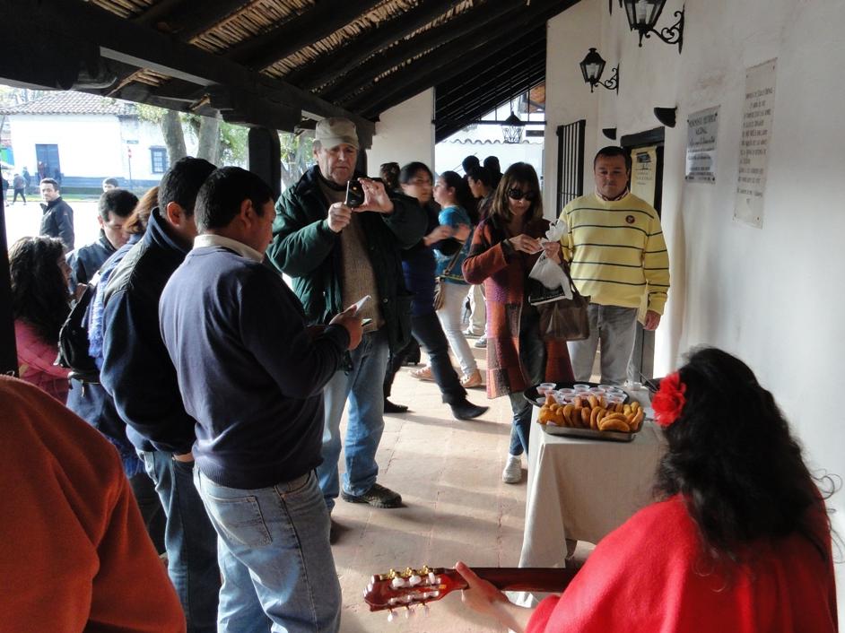 Entre canto, sopaipillas y chancho en piedra