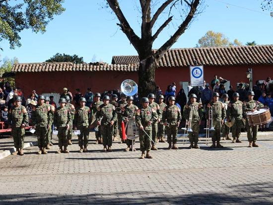 Banda de Guerra e instrumental de la Escuela de Artillería de Linares.