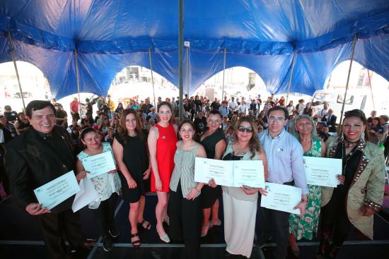 Autoridades de cultura y representantes del circo 