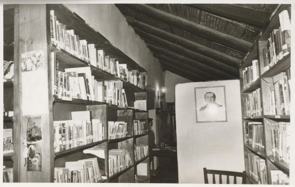Depósito de libros de la Biblioteca y Museo de Yerbas Buenas. Año 1976. Depósito de libros de la Biblioteca y Museo de Yerbas Buenas. Año 1976.