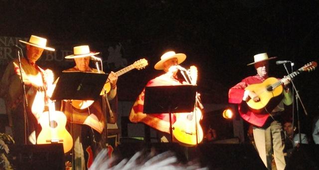 Concierto de Los Huasos Quincheros y la Banda de la Escuela de Artillería