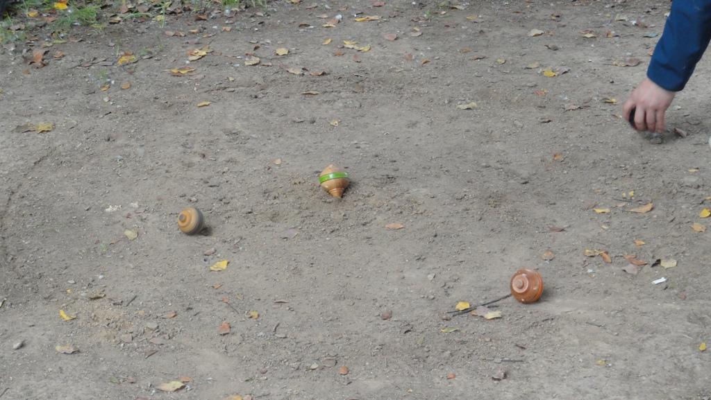 Trompos en la cancha