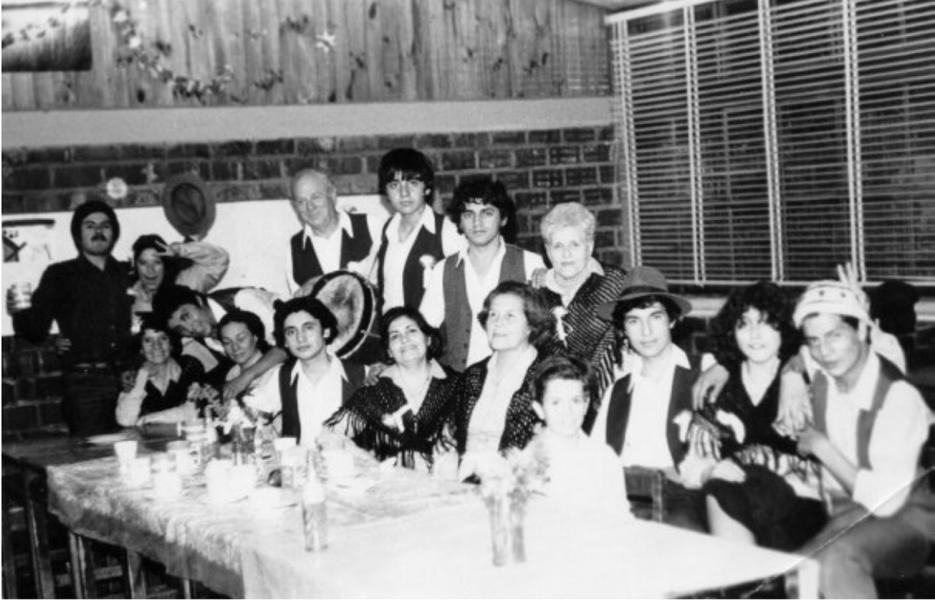 Presentación del conjunto Aydar, en el Colegio Saint George, 1981. Donante: Carlos Arriagada, Fotografía.